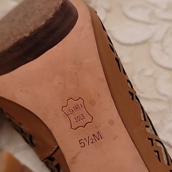 Tory Burch Brown Leather Regan Peep Toe Heels - Picture 14 of 16